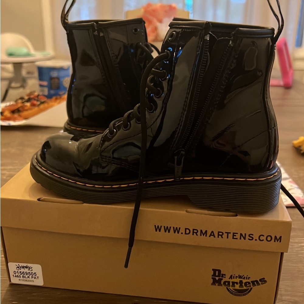 Girls dr. Martens size 3